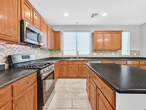 4th image of 9487 Diamond Willow Ct