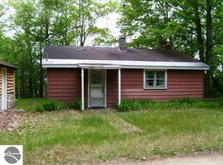 1063 Flashaar Ln NE, Kalkaska, MI 49646