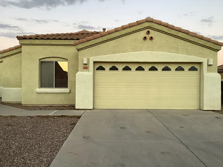 5561 S Lemon Tree Dr — Photo 2