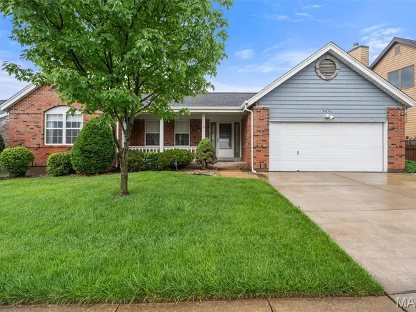 9876 Tesson Creek Estates Dr, Saint Louis, MO 63123