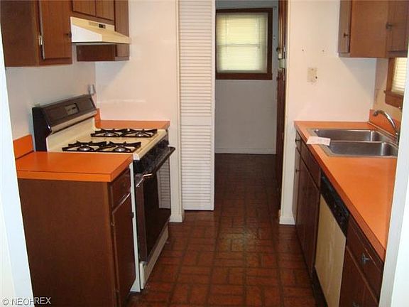 2nd image of 5120 W 139th St