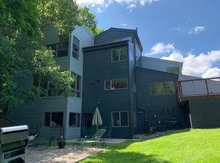 19610 Putneys Ct, Brookfield, WI 53045