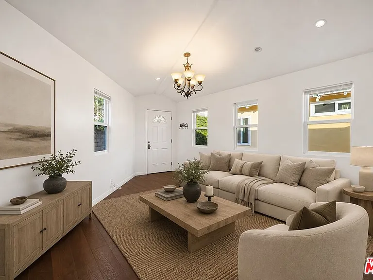 6147 Will Rogers St — Photo 2