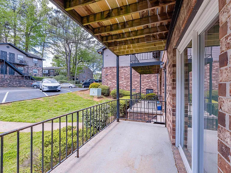 Hampton Hall | Comfort, Convenience, & Community All In One — Photo 187