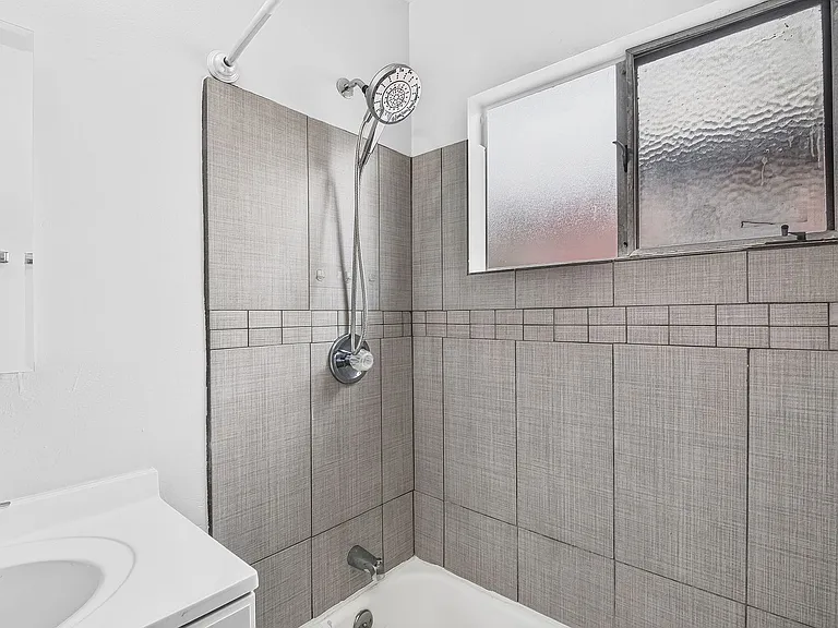 10227 S. 10th Ave. — Photo 21