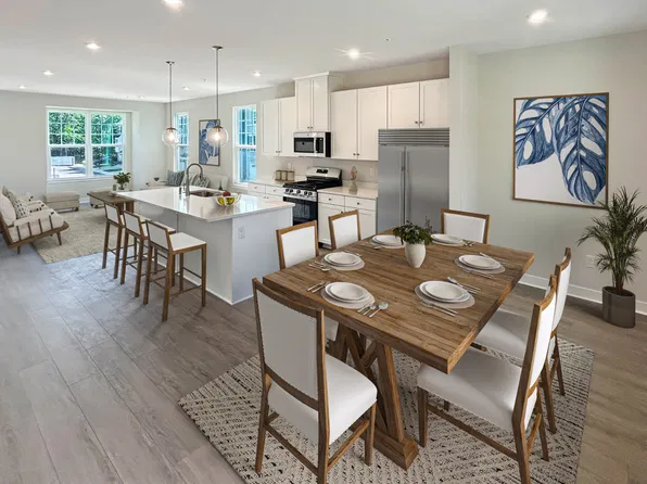 1 Pelham Ln, Bayville, NJ 08721