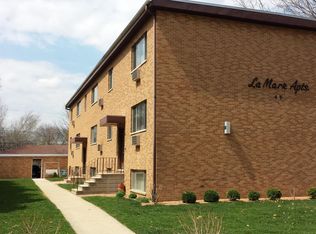 415 S 2nd St APT 6, Dekalb, IL 60115