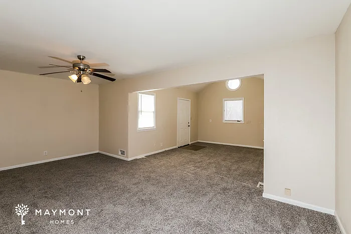 4704 Kensington Ave — Photo 8