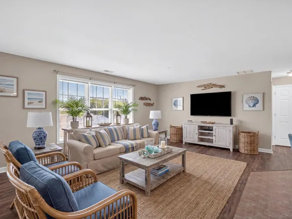 428 Lafayette Road #403, Hampton, NH 03842