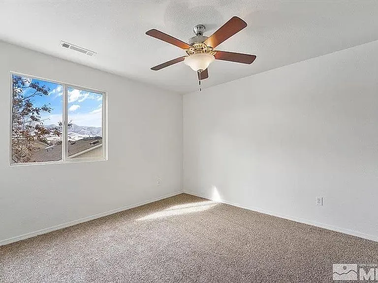 560 Golden Vista Ct — Photo 21