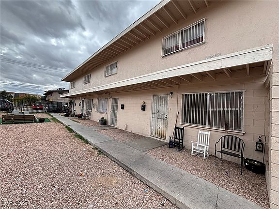 4th image of 2804 Marlin Ave