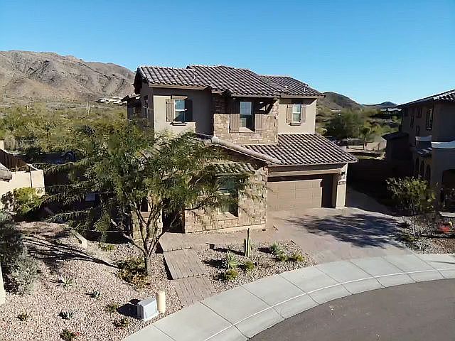 2nd image of 1110 W Thunderhill Dr