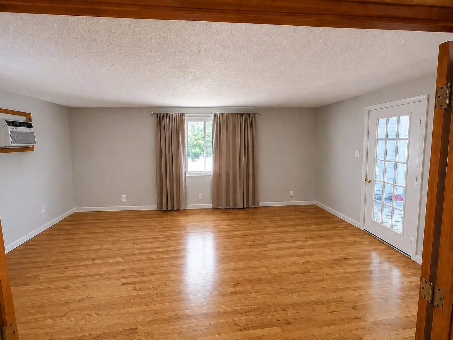3 bed, 1276 sqft, $2,650 — Photo 4