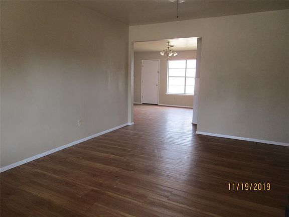 2nd image of 401 N San Jose Dr