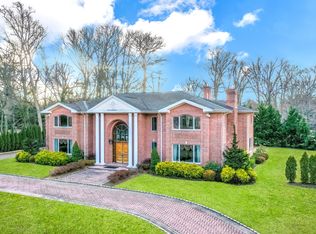 5 Beech Dr, Great Neck, NY 11024