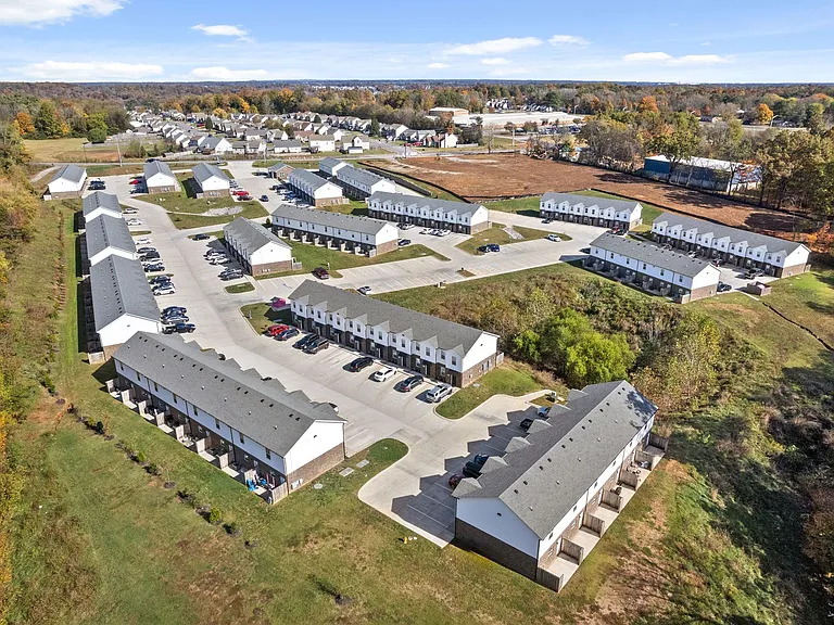 Alto Luxury Townhomes — Photo 26
