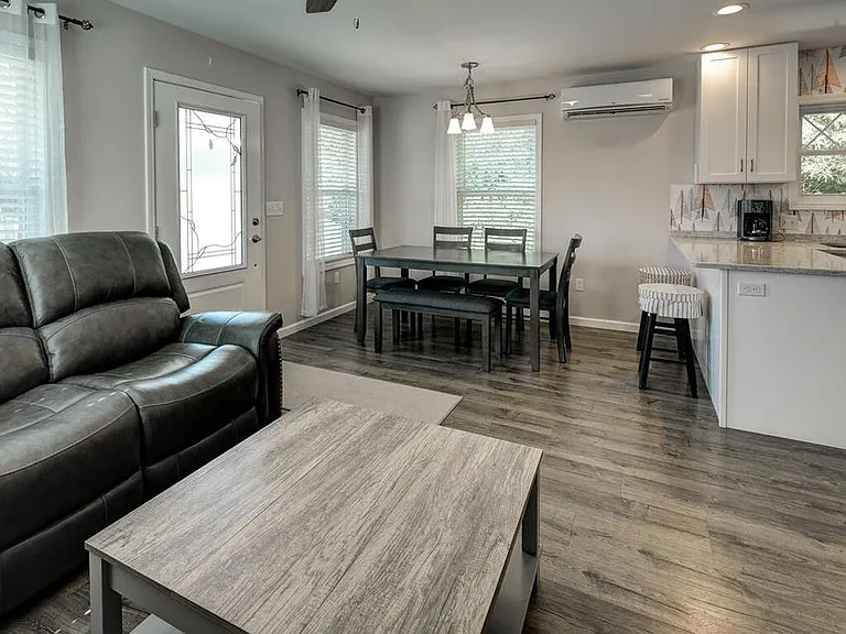 3509 Mellon St — Photo 3