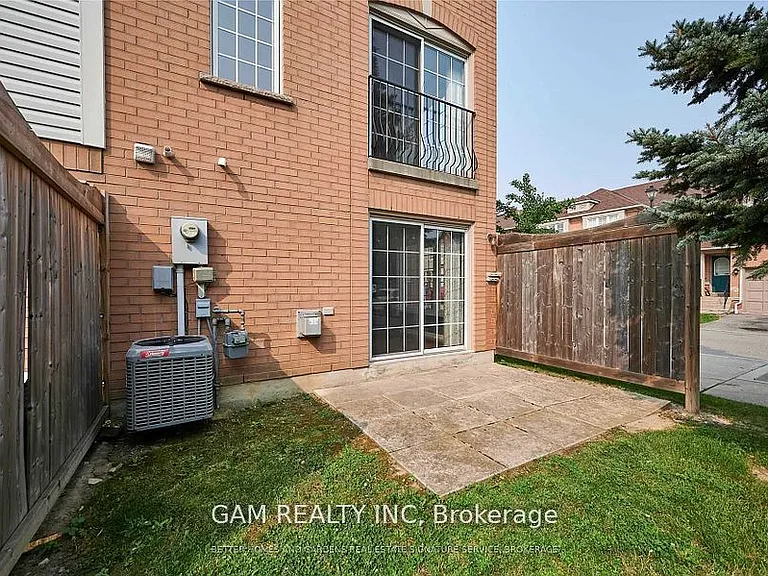 5030 Heatherleigh Ave NE #101 — Photo 3