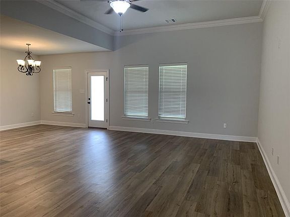 3rd image of 279 Ashton Parc