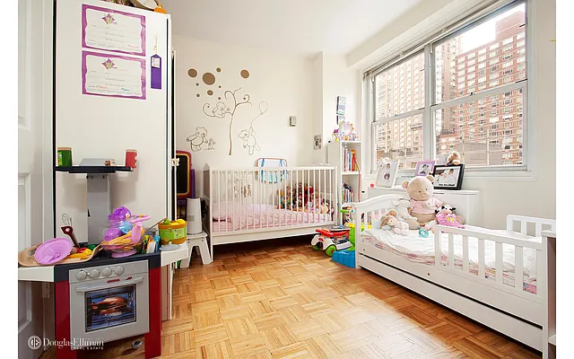 Rented by Douglas Elliman | media 15