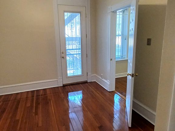 5th image of 1436 N Paulina St #1R