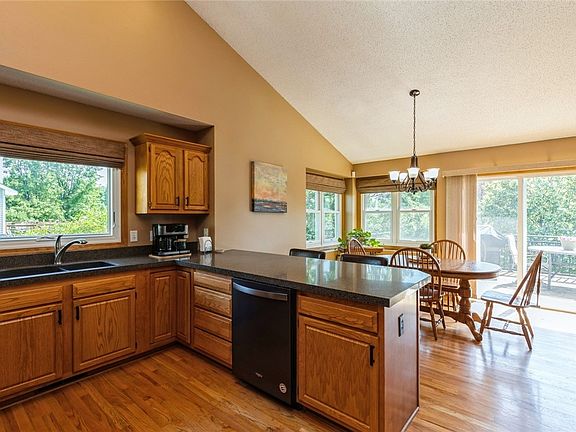 5th image of 7057 Carey Ct