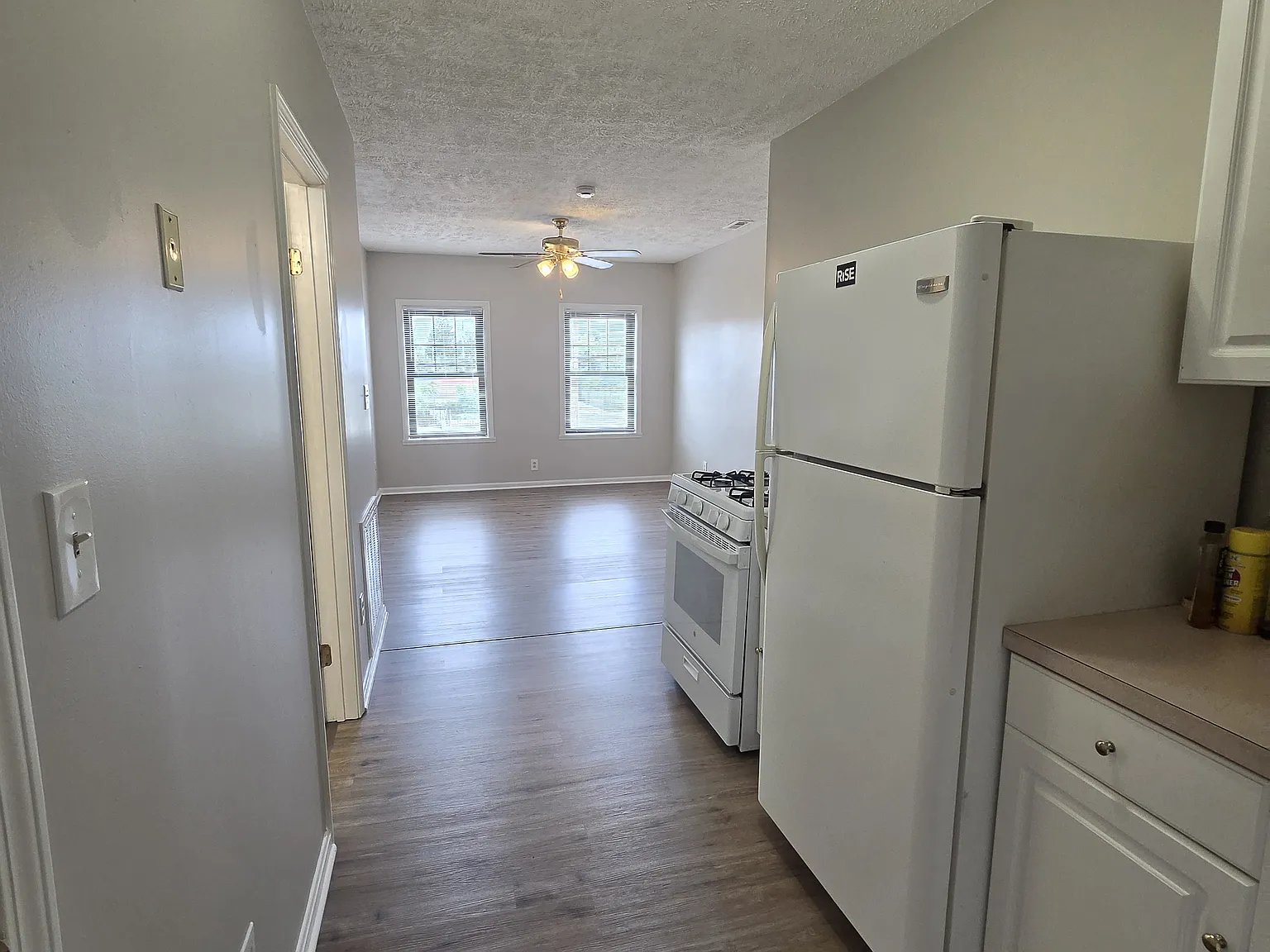 1 bed, 450 sqft, $695 — Photo 4