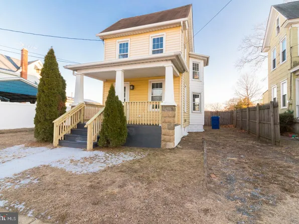 327 Crown Point Rd, Thorofare, NJ 08086