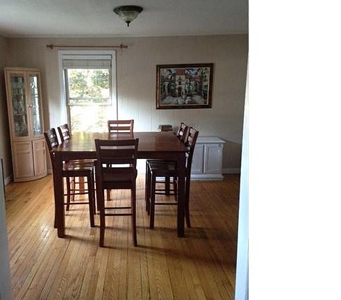 4th image of 61 Brentwood Ave