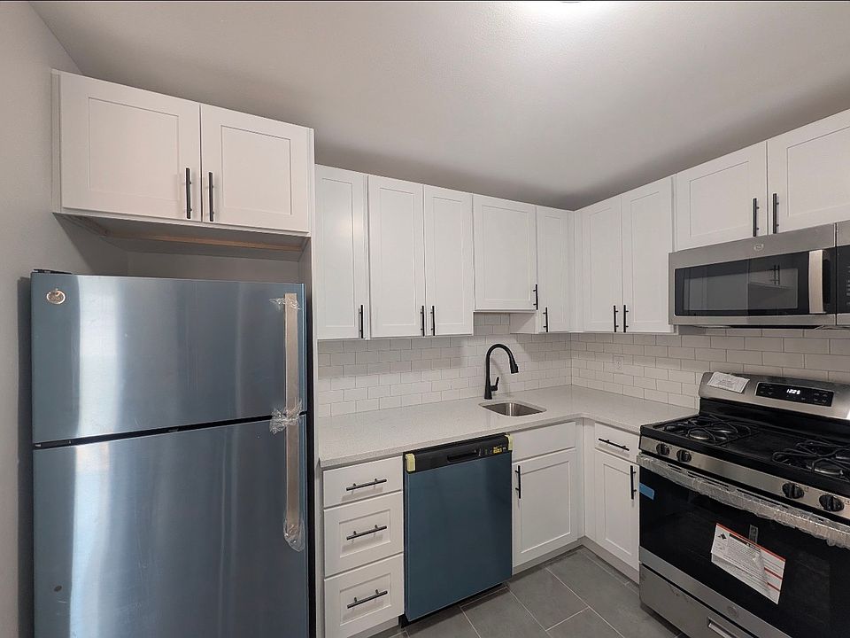 1st image of 450 Lincoln Ave #C14