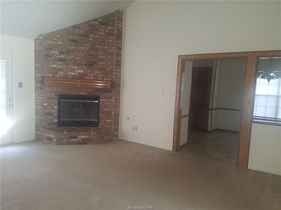 4th image of 5541 Somerford Ln