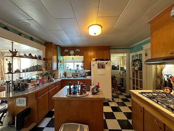 2nd image of 75 Franklin Avenue