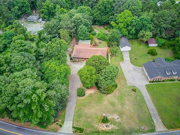 3rd image of 2521 Stone Dr SW