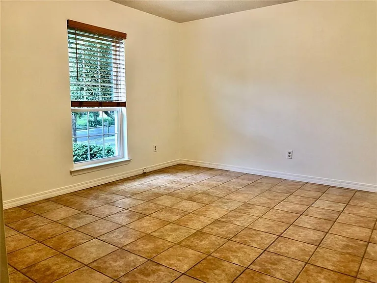 6677 Hounds Run S — Photo 15