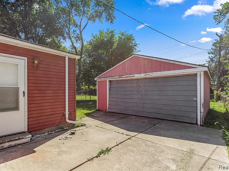 25469 Powers Ave — Photo 19