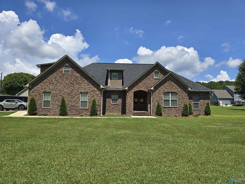 1st image of 18 Hickory Rd