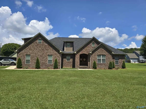 18 Hickory Rd, Ragland, AL 35131