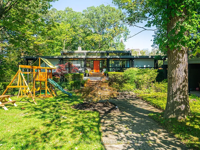 15 Wood Dale Dr — Photo 3