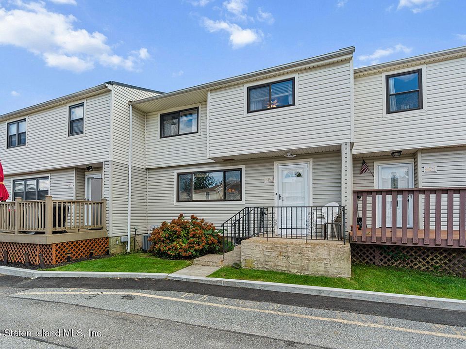 1st image of 439 Willow Rd E #1