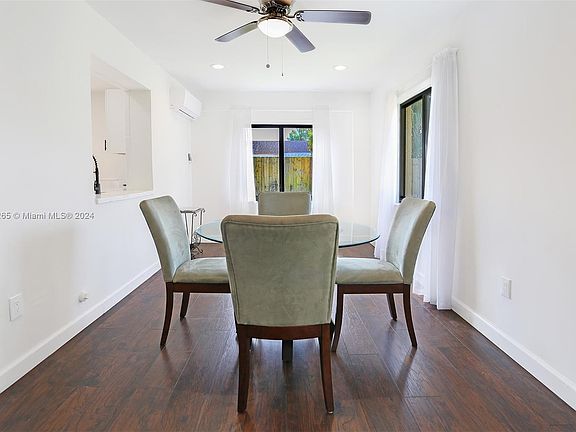 5th image of 2206 Seagrape Cir