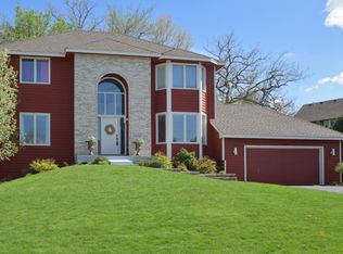 12705 Diamond Dr, Burnsville, MN 55337