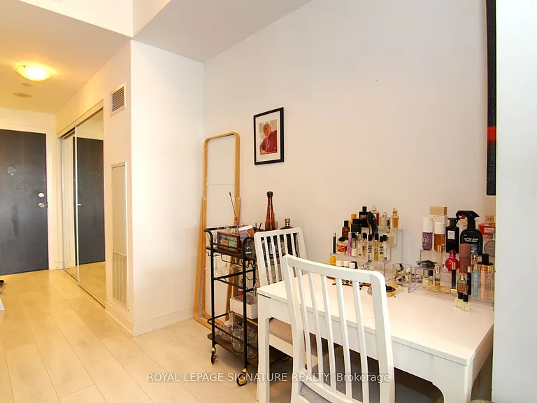 50 Bruyeres Mews #305 — Photo 10