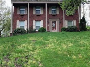 318 Foxcroft Rd, Pittsburgh, PA 15220