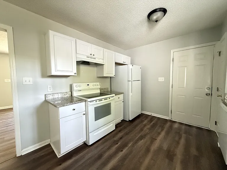 1112 Amber Acres Ln — Photo 7