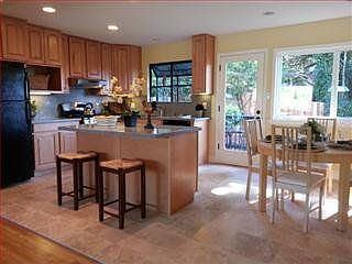 3rd image of 3261 Highland Dr