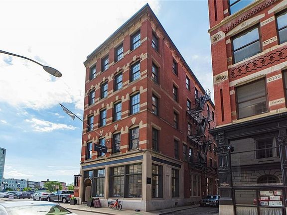 2nd image of 32 Custom House St Unit 401