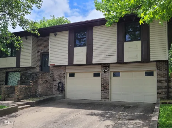 4417 Village Dr, Jefferson City, MO 65109