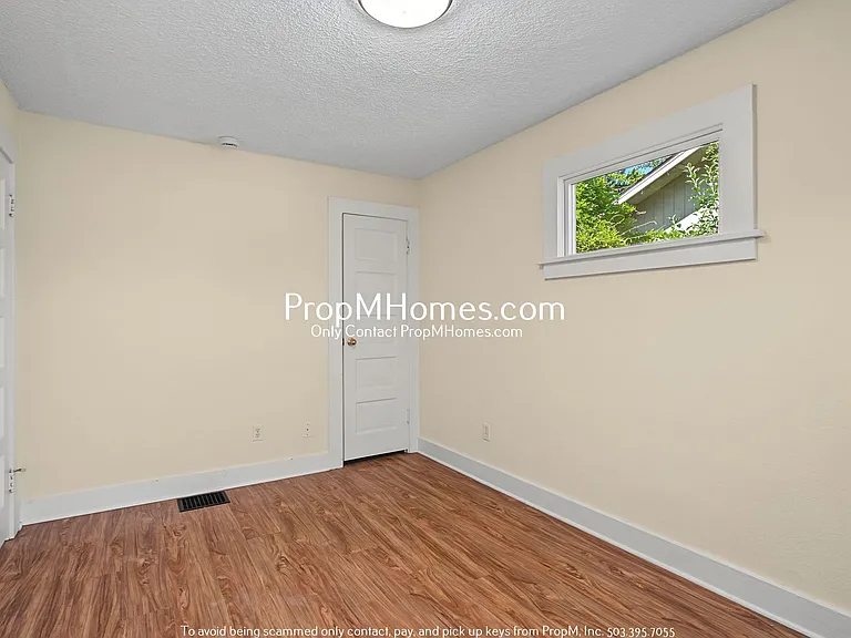 9038 NE Humboldt St — Photo 12