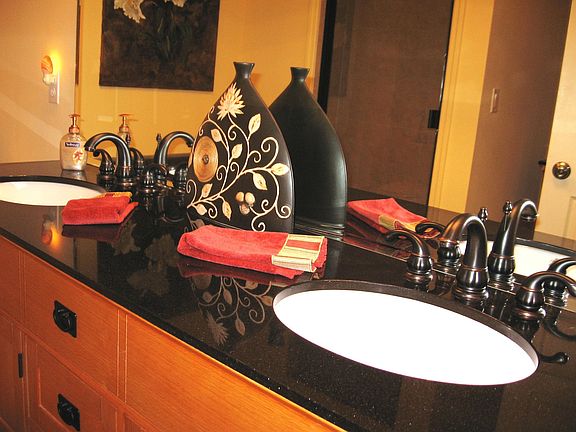 MBR 2 bathroom.