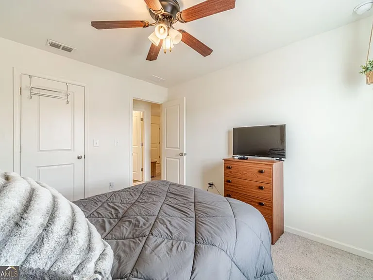 222 Knightsbridge Ln — Photo 32
